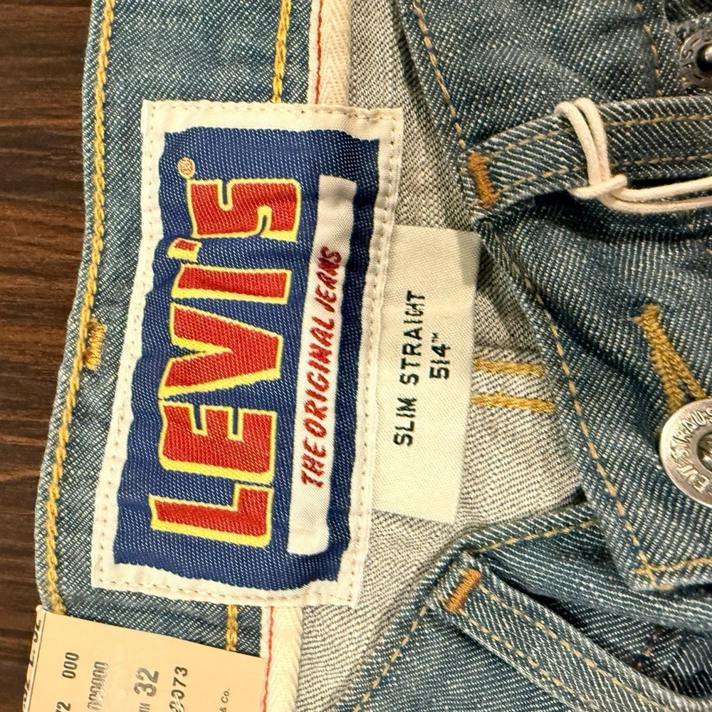 Levi's Vintage 514 Women's Straight Leg Jeans in Light Blue - Picture 2 of 10
